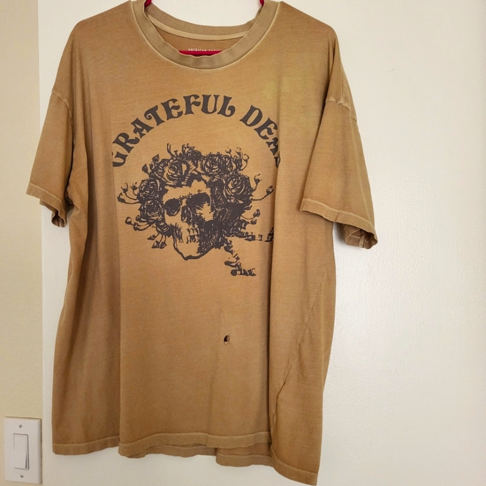 American Eagle Outfitters Grateful Dead M tshirt Beige Black